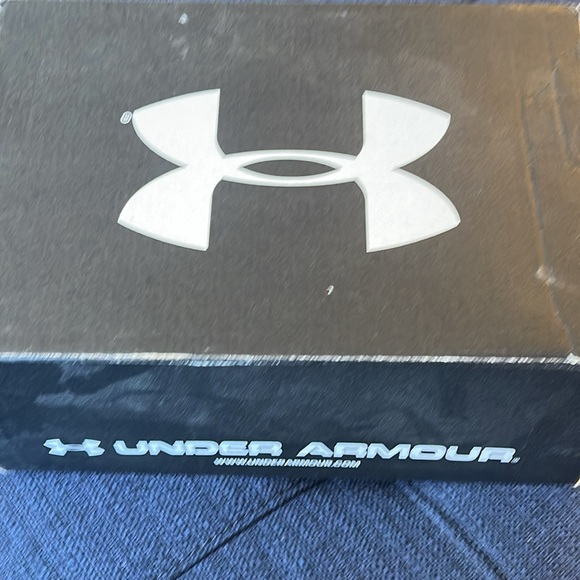 Brand new Kids size 7 (can fit men’s) sneakers under armor - Picture 7 of 7